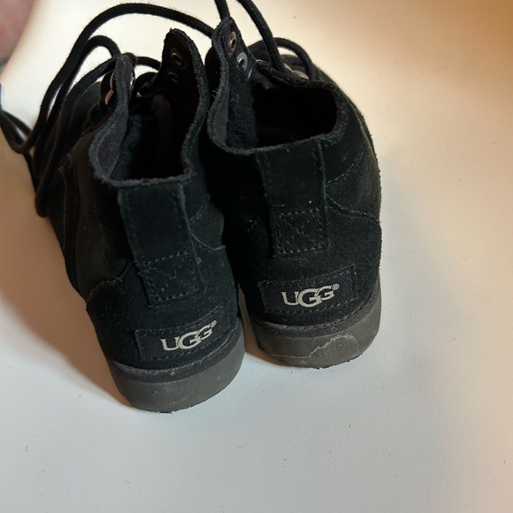 UGG black shoes - Picture 3 of 5